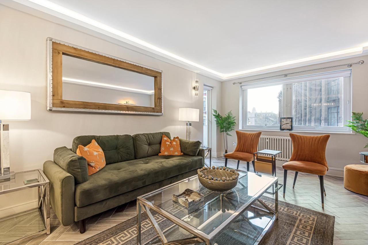 Appartamento Luxury Living In Knightsbridge Balcony Views Of Harrods, 2Br2Ba With Ac Londra Esterno foto
