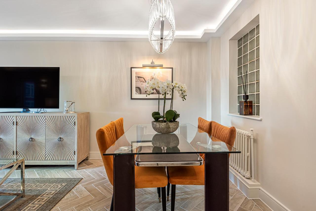 Appartamento Luxury Living In Knightsbridge Balcony Views Of Harrods, 2Br2Ba With Ac Londra Esterno foto