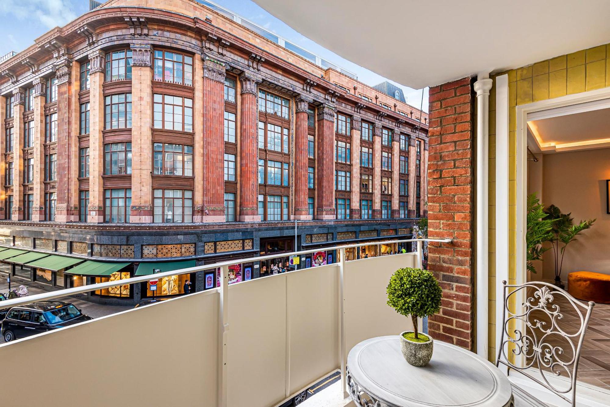 Appartamento Luxury Living In Knightsbridge Balcony Views Of Harrods, 2Br2Ba With Ac Londra Esterno foto